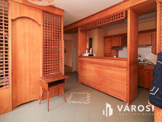 Kétlakásos családi ház Szentes belvárosában