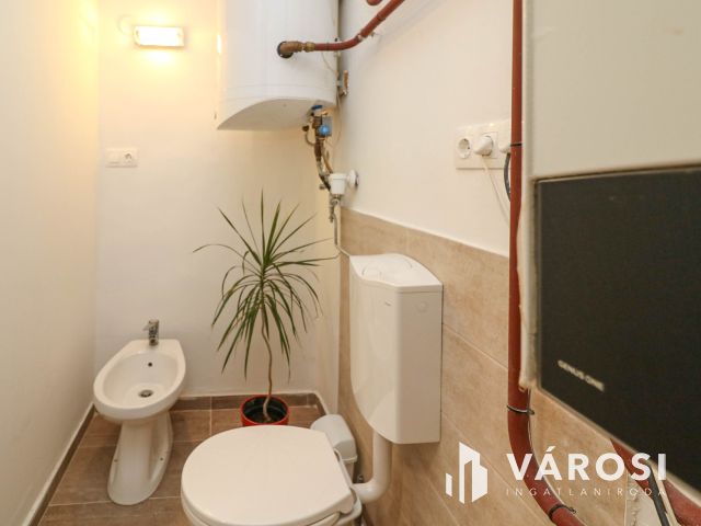 Békésen családi ház tágas telekkel eladó!