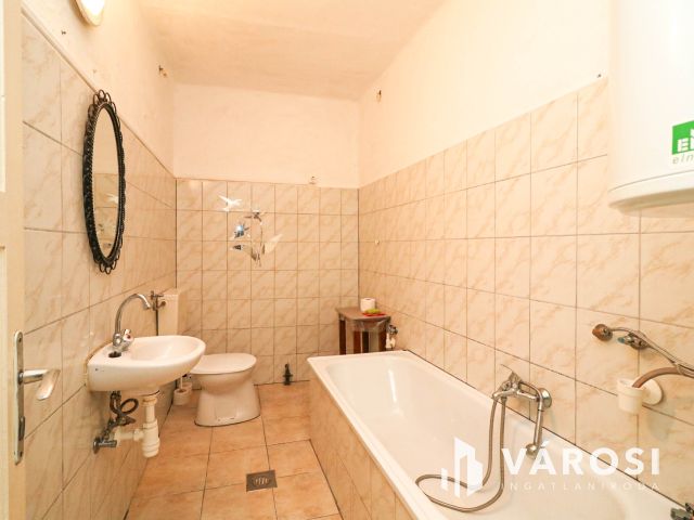 Nagy családi ház eladó vendégház lehetőséggel Gyomán