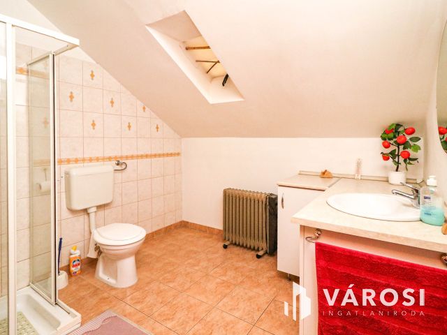 Nagy családi ház eladó vendégház lehetőséggel Gyomán