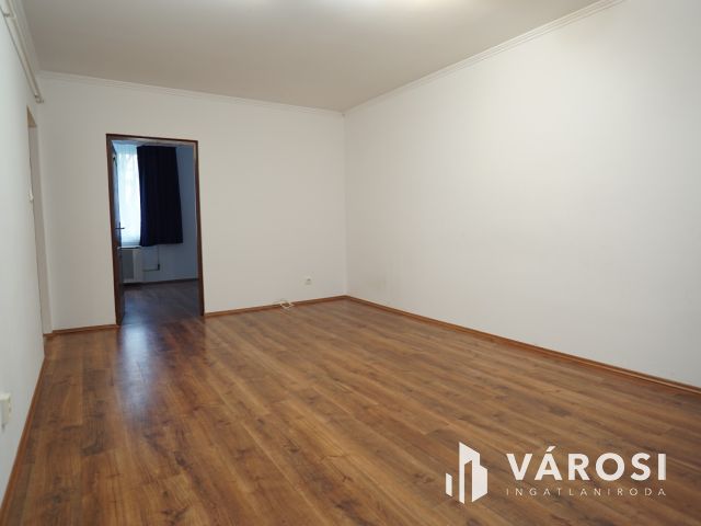 Kodály utcában első emeleti, erkélyes lakás