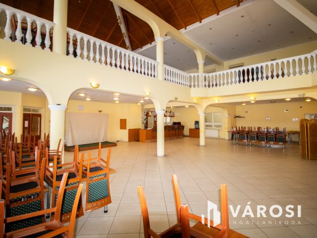 Rendezvényközpont + panzió