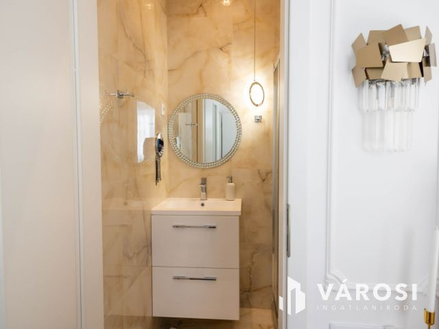 Gyönyörű pallagi ház jó környéken eladó