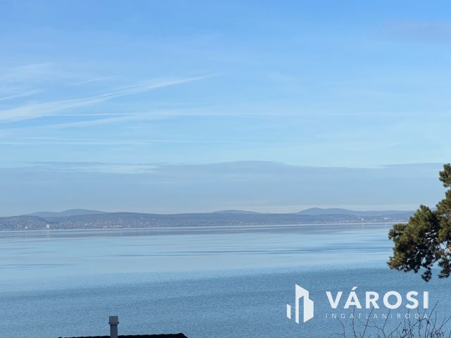 Full panorámás telek felújítandó, vagy bontandó házzal