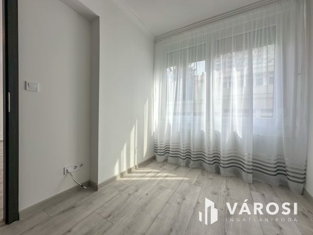 Arany János úton 1. emeleti, frissen felújított lakás eladó!