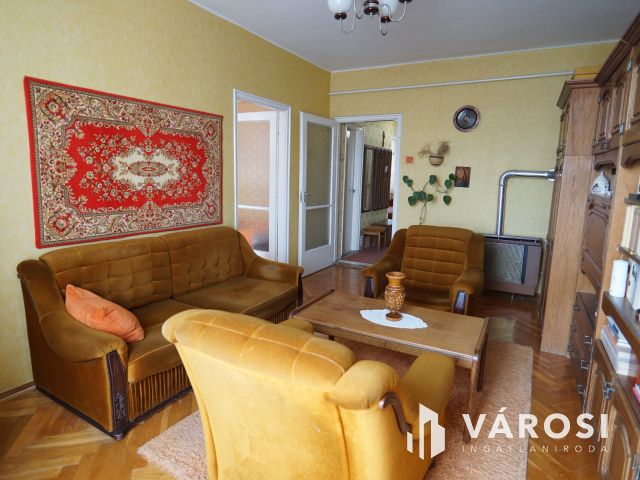 Belvárosi lakás, zárt udvaros társasházban