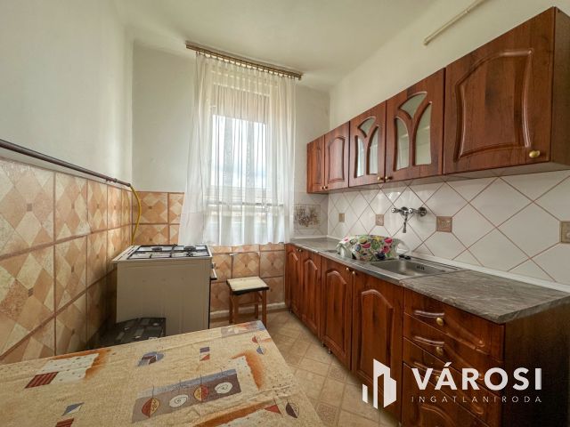 Munkás úton 2 szobás, erkélyes lakás eladó!