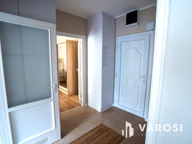 Belvárosi, prémium, liftes lakás kiadó a másodikon