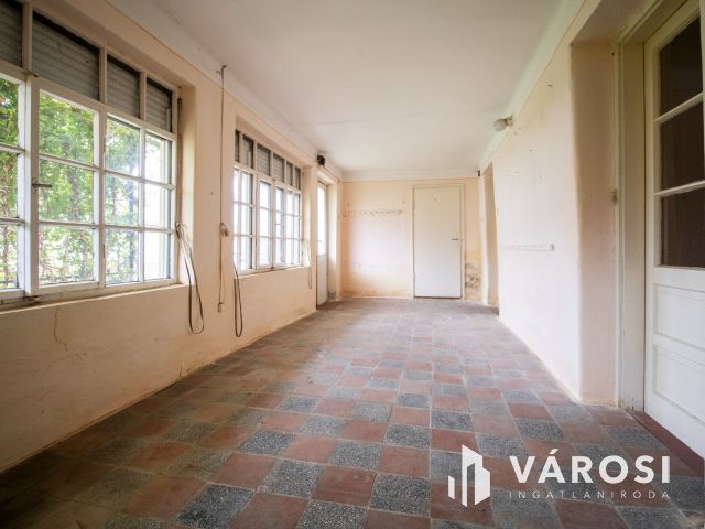 Nappali + két szobás családi ház Eleken