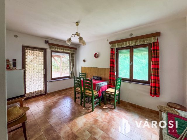 Két telek, egy nyaraló és sok-sok gyümölcsfa Szanazugban