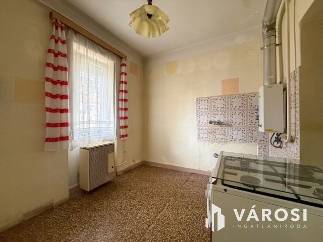 Első emeleti, erkélyes lakás eladó!